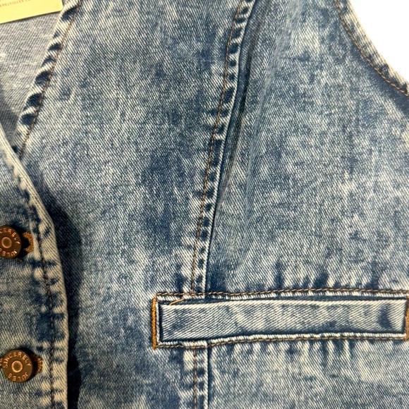 SINCERELY JULES Blue Denim Jean Vest Crop Too Rose Gold Buttons NWT XL - Picture 7 of 11